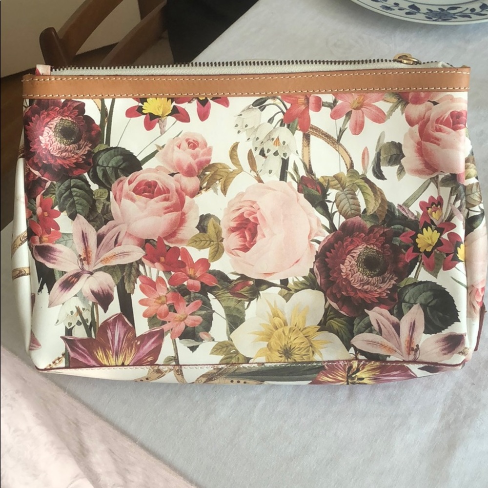 Bag floral; clutch with zipper